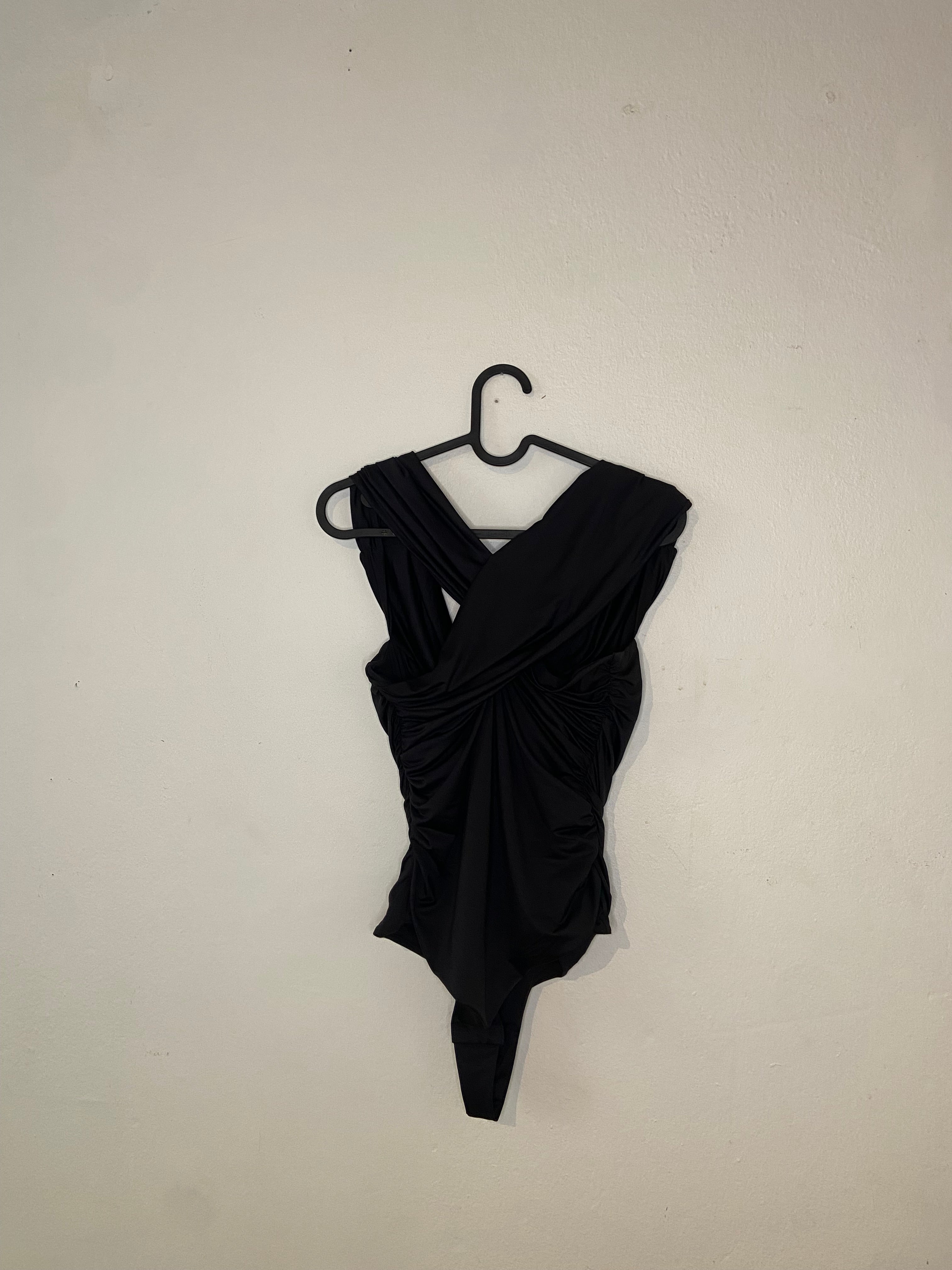 H&M Body – Svart Draperad
