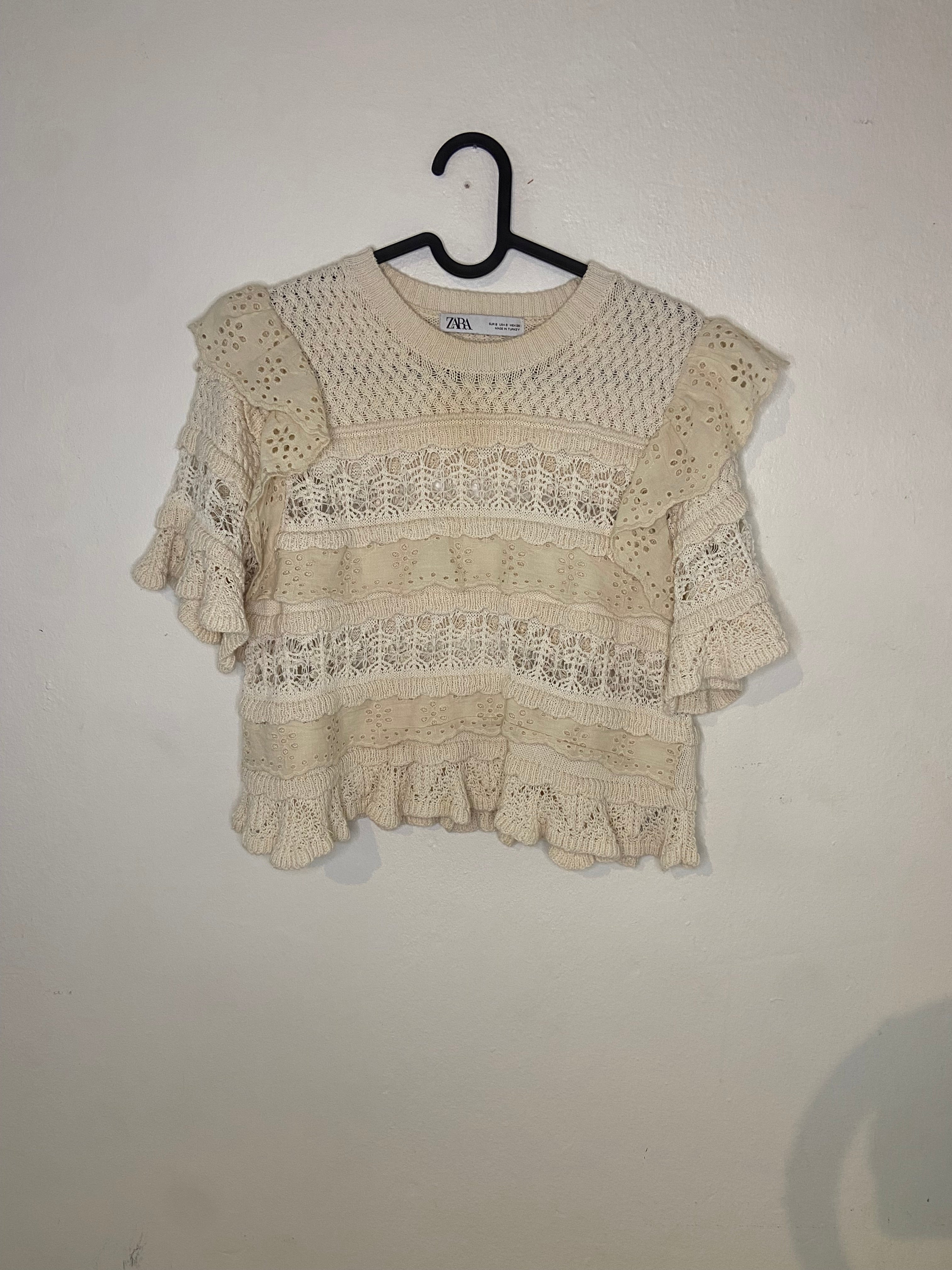 Zara Virkad Top med Volang
