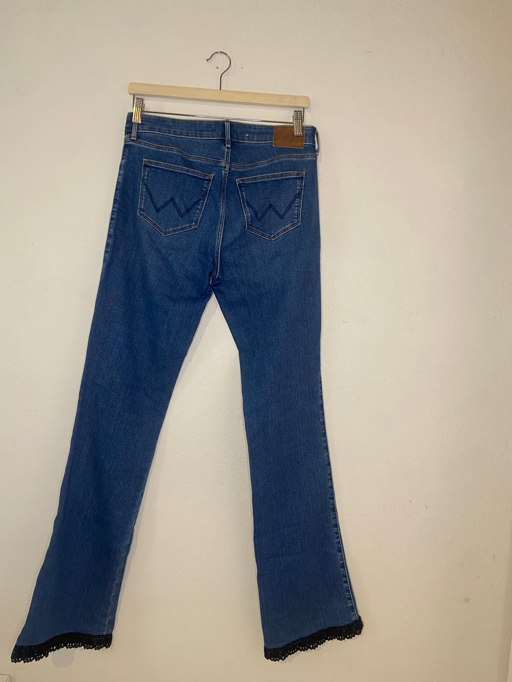 Wrangler Bootcut Jeans med Spetsdetalj