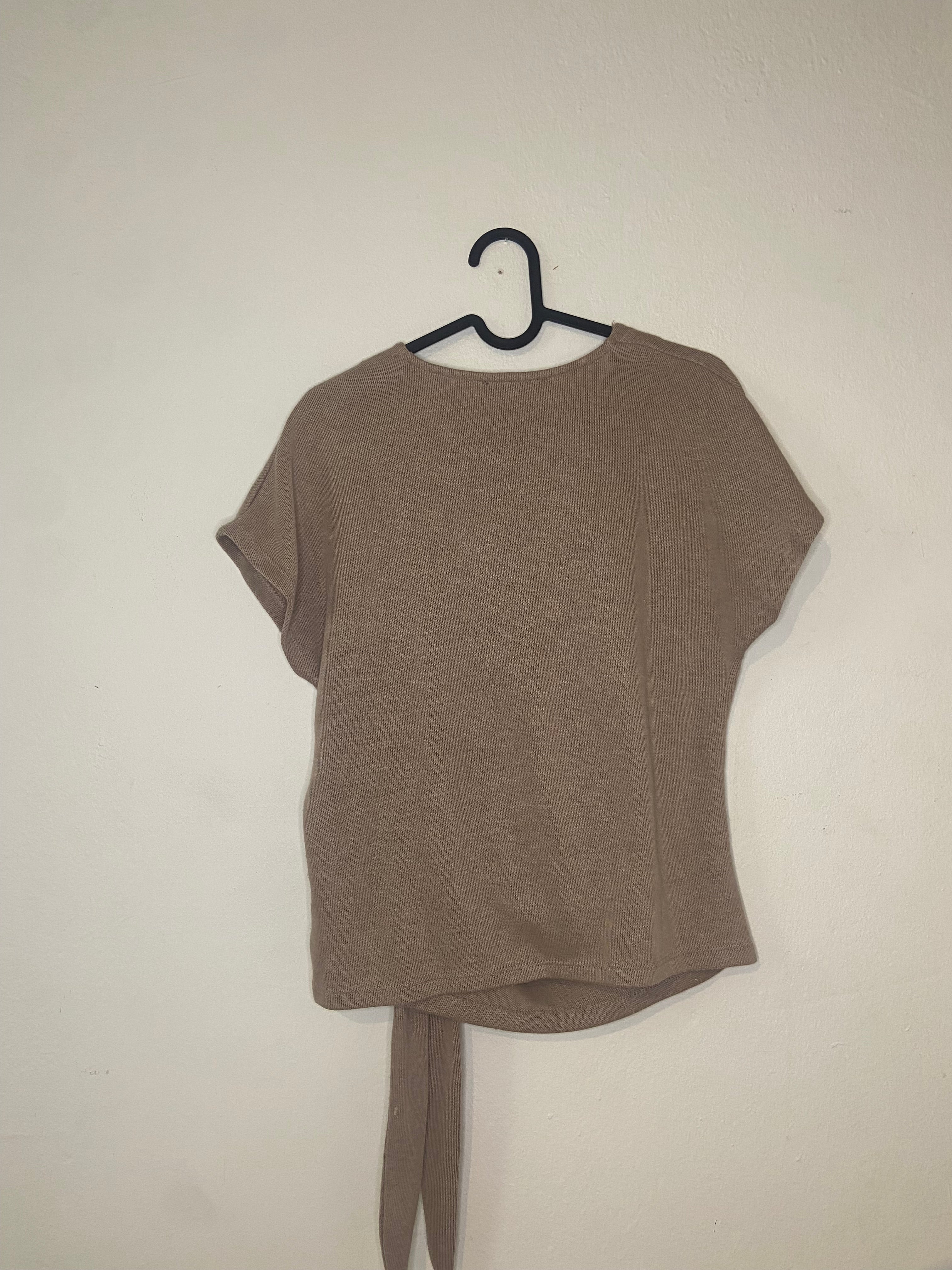 Zara Topp