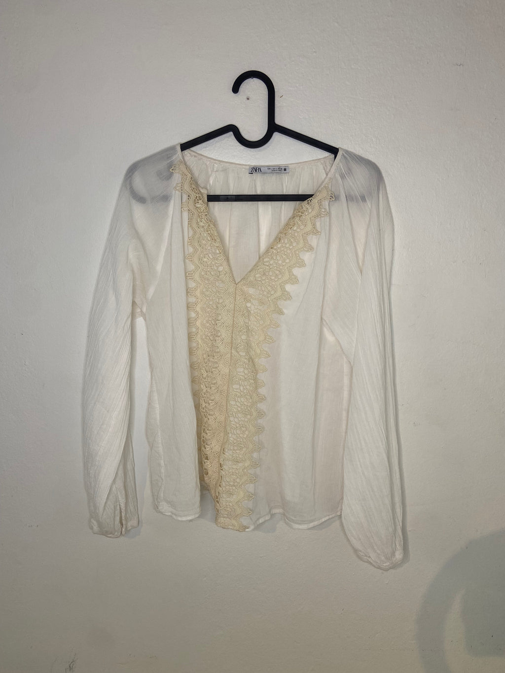 Zara Blus med Spetsdetalj