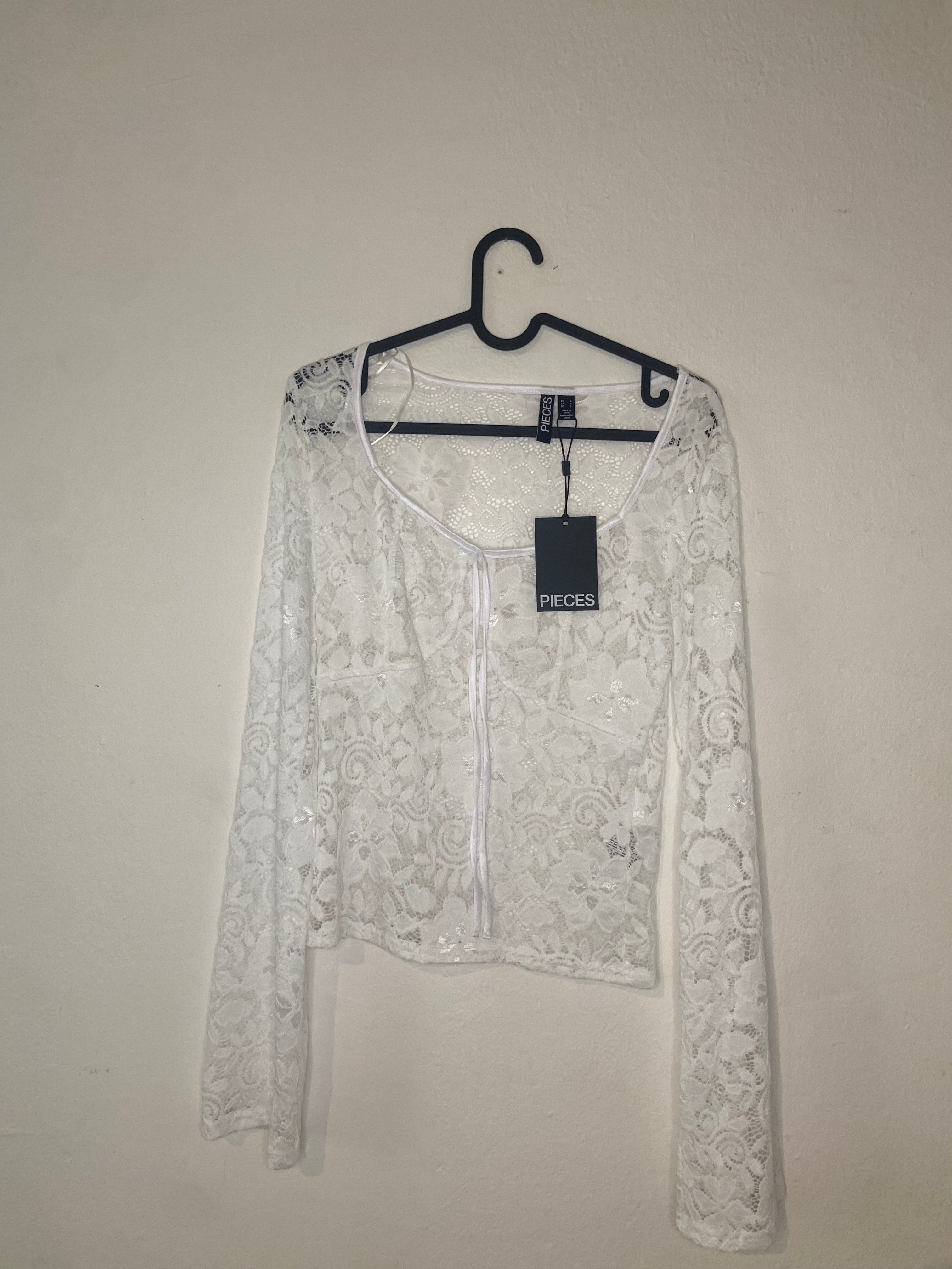 Pieces Blus